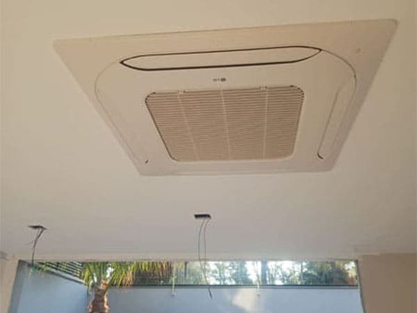 Ar Condicionado - Instalação e Manutenção Ar Condicionado - Instalação e Manutenção