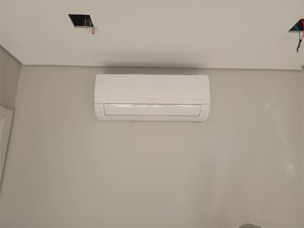 Ar Condicionado - Instalação e Manutenção Ar Condicionado - Instalação e Manutenção