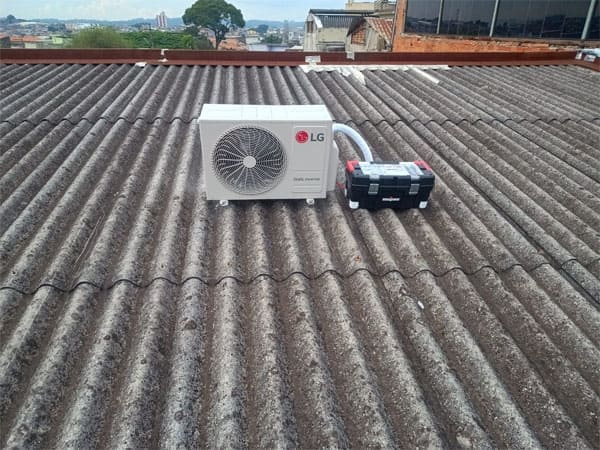 Ar Condicionado - Instalação e Manutenção Ar Condicionado - Instalação e Manutenção